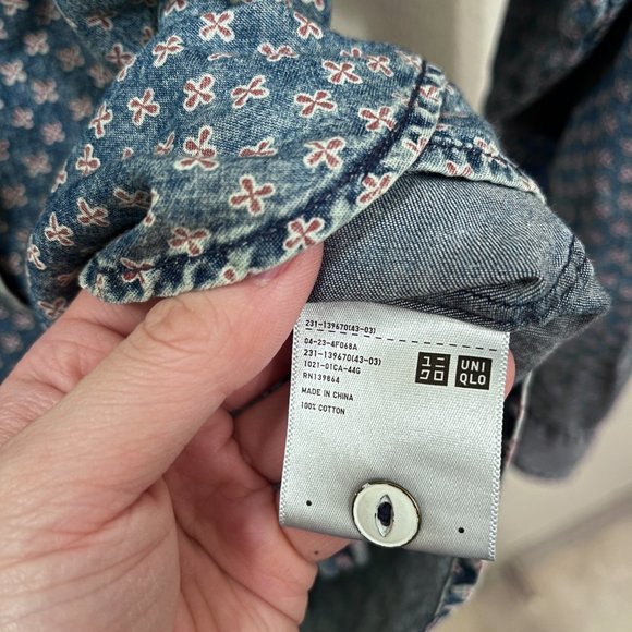 Uniqlo Button Down Denim Floral Pattern Shirt XS - Picture 3 of 3